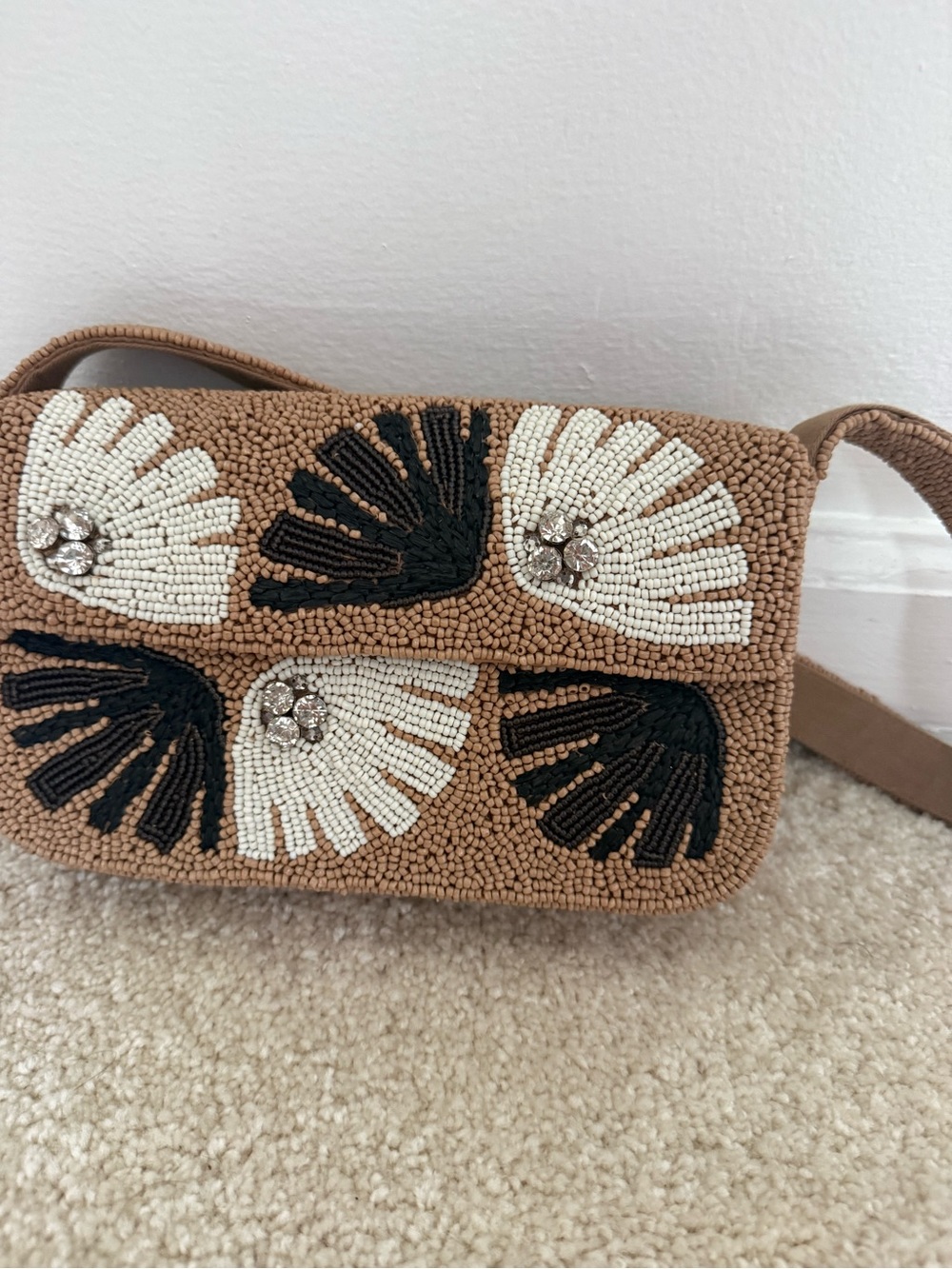 NWT Anthropologie Celandine Bag Beaded Fiona in Sequin Tan Black White - Picture 3 of 6